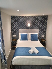 Mentone Hotel