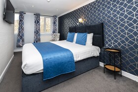 Mentone Hotel