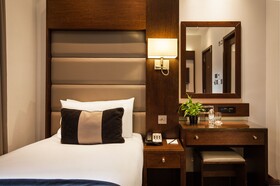 Park Grand Paddington Court London