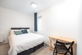 Queen's Drive Aparthotel