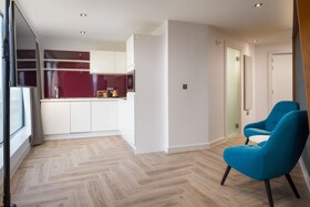 Roomzzz London Stratford