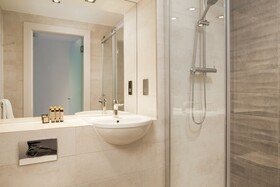 Roomzzz London Stratford