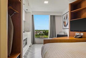 Roomzzz London Stratford