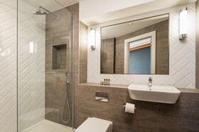 Roomzzz London Stratford