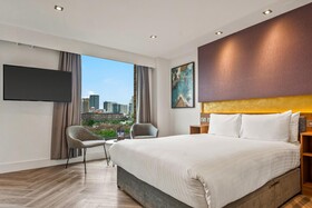 Roomzzz London Stratford