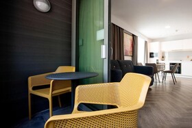 Roomzzz London Stratford