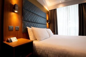 Roomzzz London Stratford