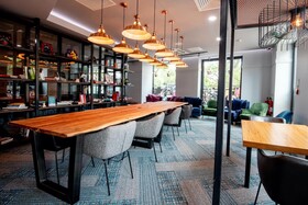 Roomzzz London Stratford