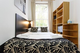 Studios 2 Let Serviced Apartments