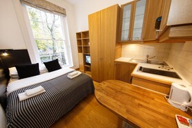 Studios 2 Let Serviced Apartments