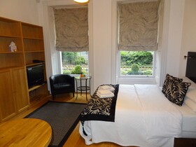 Studios 2 Let Serviced Apartments