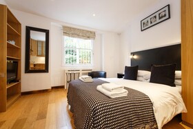 Studios 2 Let Serviced Apartments