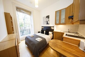 Studios 2 Let Serviced Apartments
