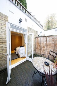 Studios 2 Let Serviced Apartments