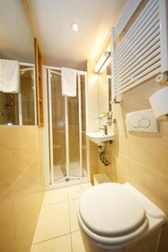 Studios 2 Let Serviced Apartments