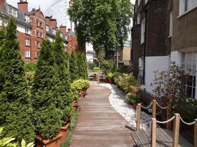 Studios 2 Let Serviced Apartments