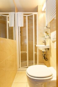 Studios 2 Let Serviced Apartments
