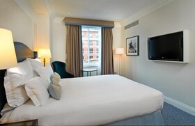 The Waldorf Hilton