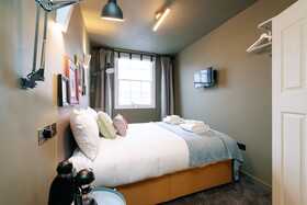 The Warwick by Aura Collection
