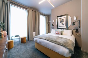 The Warwick by Aura Collection