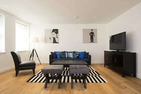 Urban Stay Lovat Lane Apartments