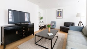 Urban Stay Lovat Lane Apartments
