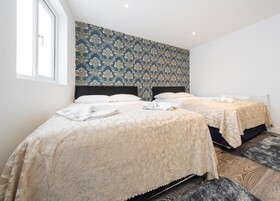 Whitechapel Grand