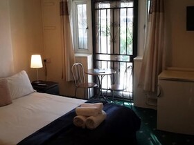 Whitechapel Rooms