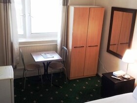Whitechapel Rooms