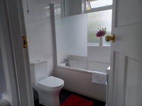 Crawley Green House Huku Kwetu