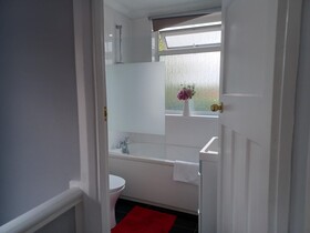 Crawley Green House Huku Kwetu