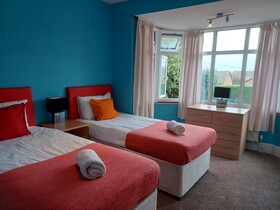 Crawley Green House Huku Kwetu