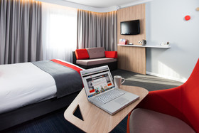 Holiday Inn Express London - Luton Airport