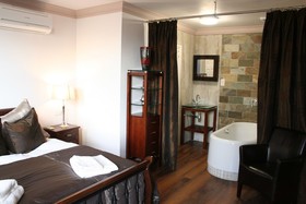 Leaside Hotel