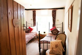 Sheephouse Manor