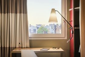 ibis Reading Centre
