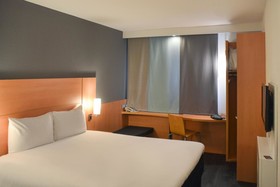 ibis Reading Centre