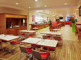ibis Reading Centre