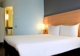ibis Reading Centre