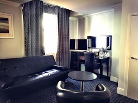 Mercure George Reading