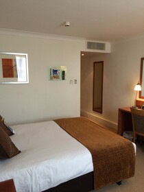 Moat House Reading Hotel