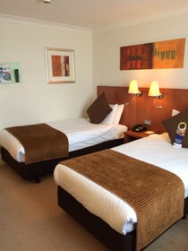 Moat House Reading Hotel