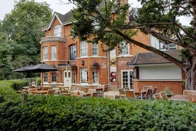 Moat House Reading Hotel