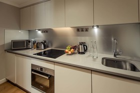 PREMIER SUITES Reading