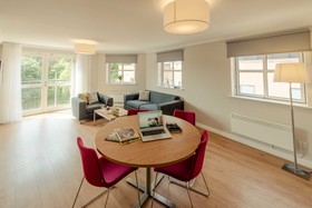 PREMIER SUITES Reading