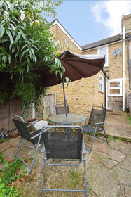 Borden Terrace by Kasay Stays