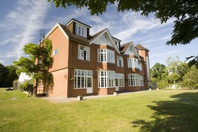 Grovefield House