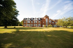 Grovefield House
