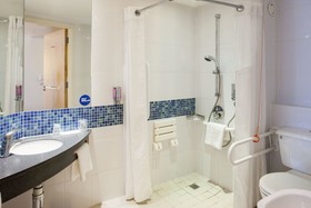 Holiday Inn Express London - Stansted Airport