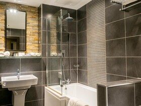Crowne Plaza London - Kingston